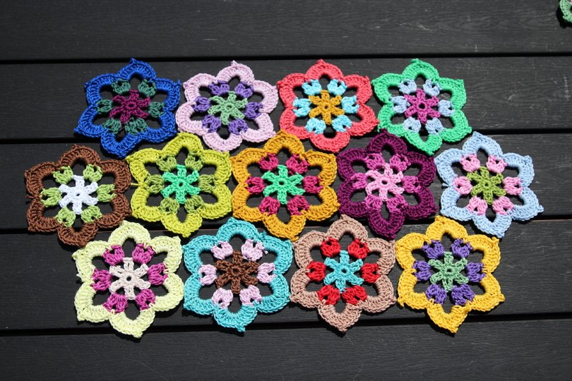 crochet pattern saucer, table runner "Mandala"
