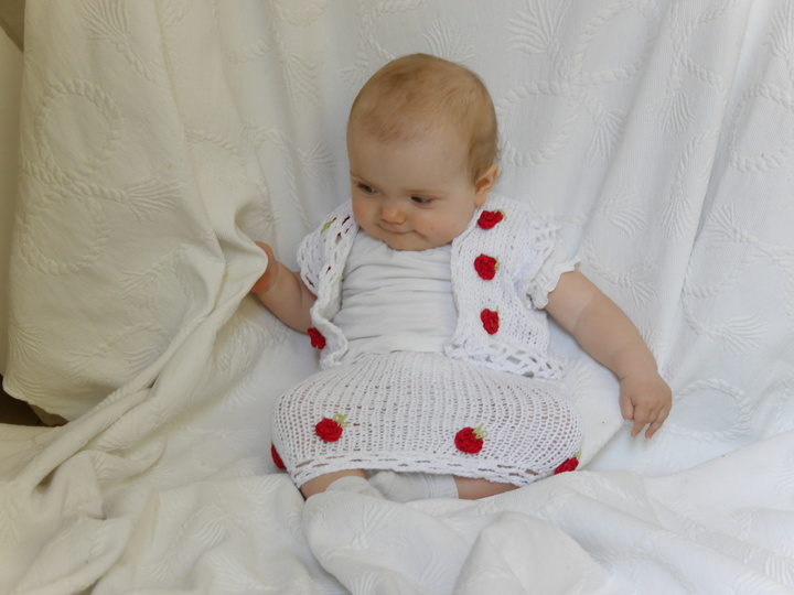 Strickanleitung Kinderkostüm für alle Größen leicht anzupassen Rosentraum