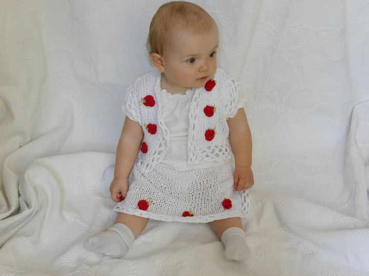 Strickanleitung Kinderkostüm für alle Größen leicht anzupassen Rosentraum