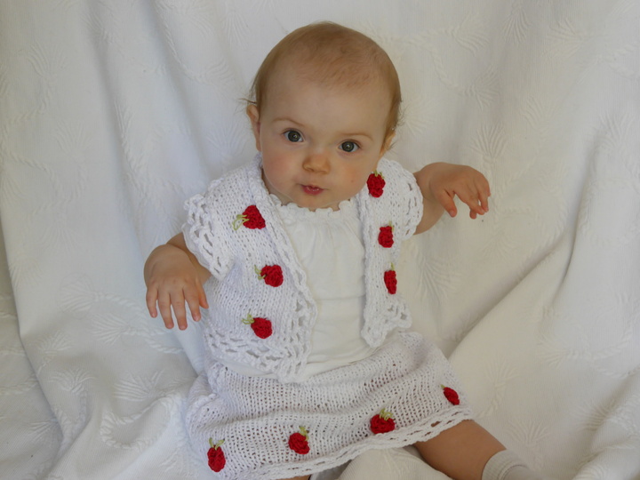 Strickanleitung Kinderkostüm für alle Größen leicht anzupassen Rosentraum