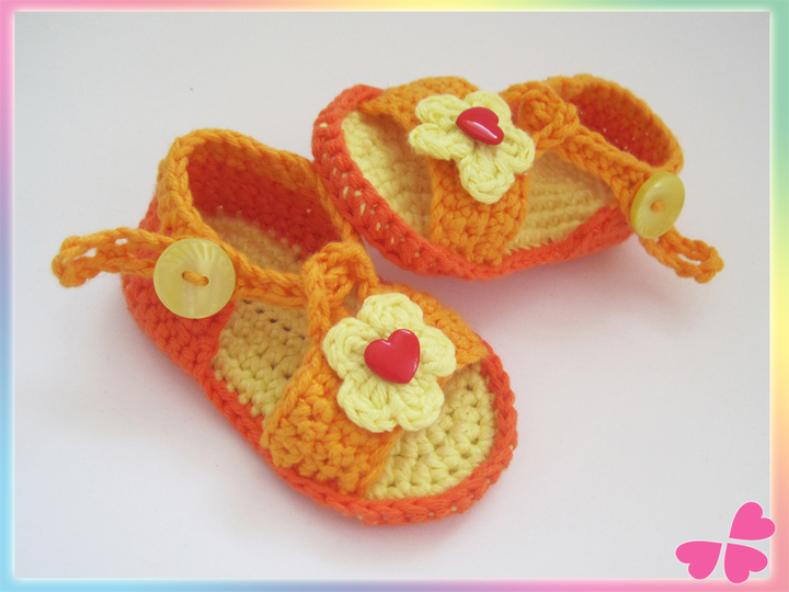 Häkelanleitung: Baby Sandalen mit Blume (Frühchen bis 1 Jahr)