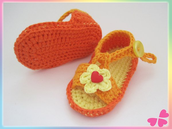Häkelanleitung: Baby Sandalen mit Blume (Frühchen bis 1 Jahr)