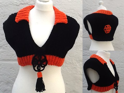 Oberteil LUNA mit Häkelquaste