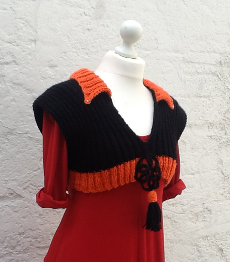 Oberteil LUNA mit Häkelquaste