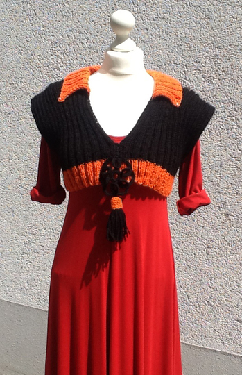 Oberteil LUNA mit Häkelquaste