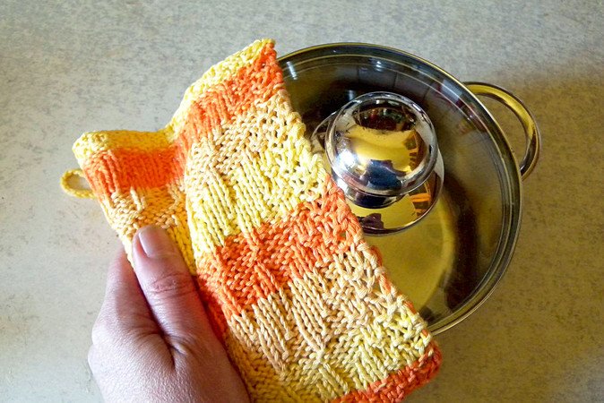 Knitting pattern for a reversible potholder or dishcloth "Papaya"