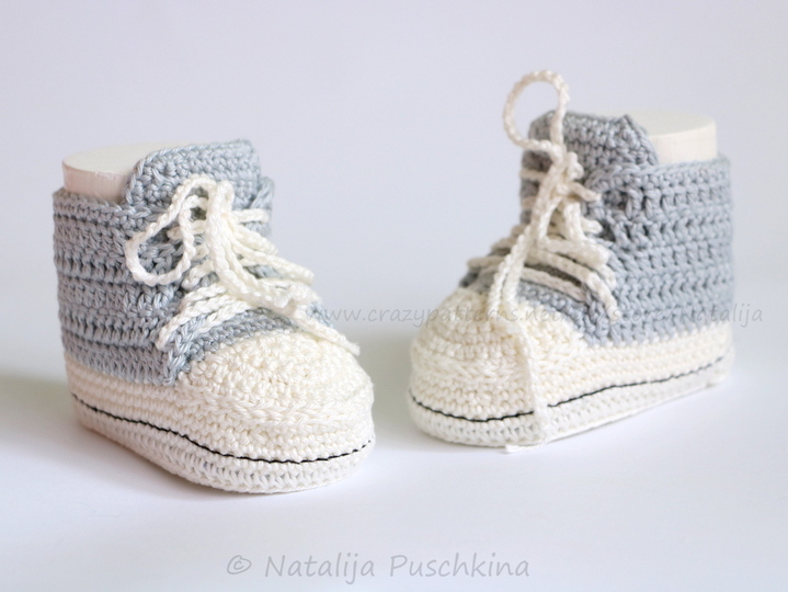 Häkelanleitung für Baby Schuhe in 3 Größen (0-12 Monaten)