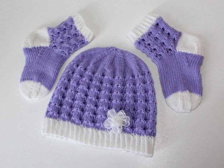 Strickanleitung Baby-Set, Baby-Söckchen und Babymütze, Ajour, ca. 3 - 8 Monate