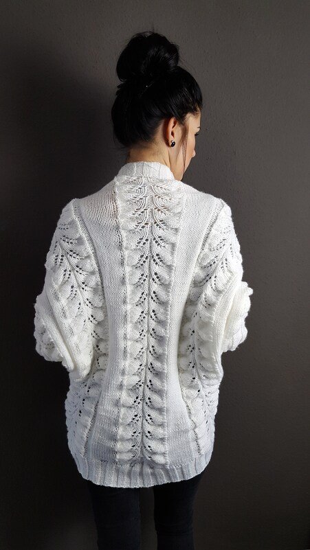 77 Strickanleitung Seelenwärmer Jacke Lochmuster Viola - Bild 3