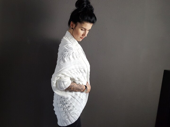 77 Strickanleitung Seelenwärmer Jacke Lochmuster Viola