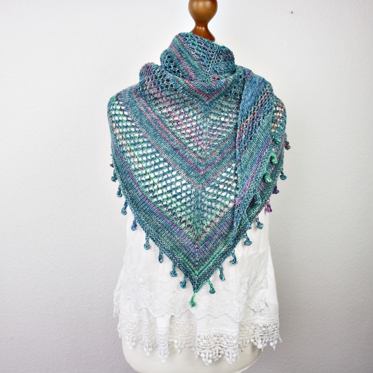 Knitting Pattern Triangle Shawl – Easy Lace Shawl with Bobble Edge Beginner