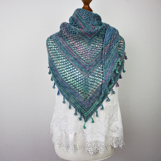 Knitting Pattern Triangle Shawl – Easy Lace Shawl with Bobble Edge Beginner