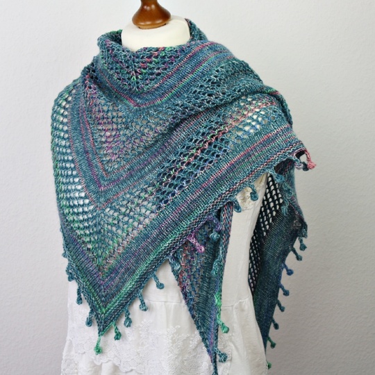 Knitting Pattern Triangle Shawl Fringes – Easy Lace Shawl with Bobble Edge