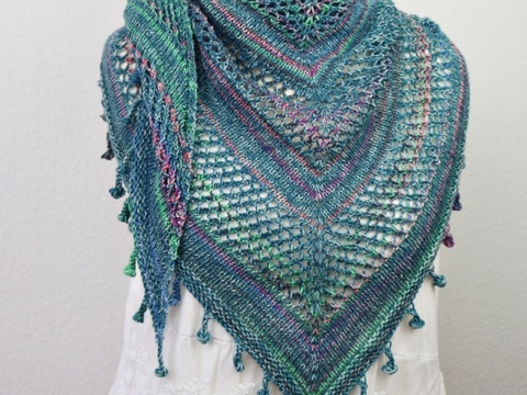 Strickanleitung Dreieckstuch Fringes mit Lochmuster Anfängerfreundlich