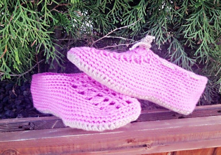 Crochet Pattern for a Womens House Slipper, Easy Lady Loafers - Easy Women's shoes, Instant Download sizes US 3-12, with video, US & UK