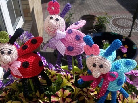 Häkelanleitung Blumenstecker Marienkäferchen