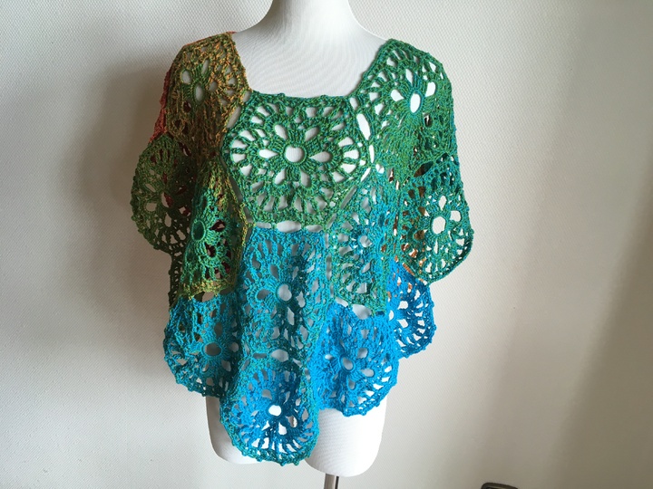 Poncho "DIAMANT" mit 1 Bobbel Woolly Hugs häkeln