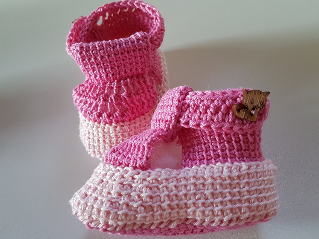 Zuckersüße Babyschuhe / Sandalen tunesisch gesträkelt in der Größe 17 /18 und 18 /19