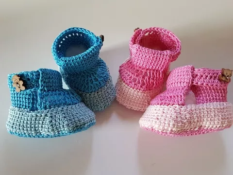 Zuckersüße Babyschuhe / Sandalen tunesisch gesträkelt in der Größe 17 /18 und 18 /19