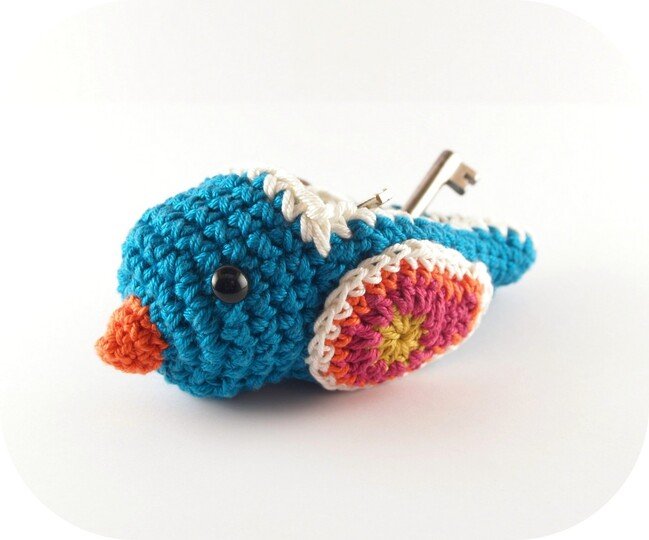 Häkelanleitung Schlüsselanhänger "Schlüsselspatz" (Taschenbaumler / Etui)