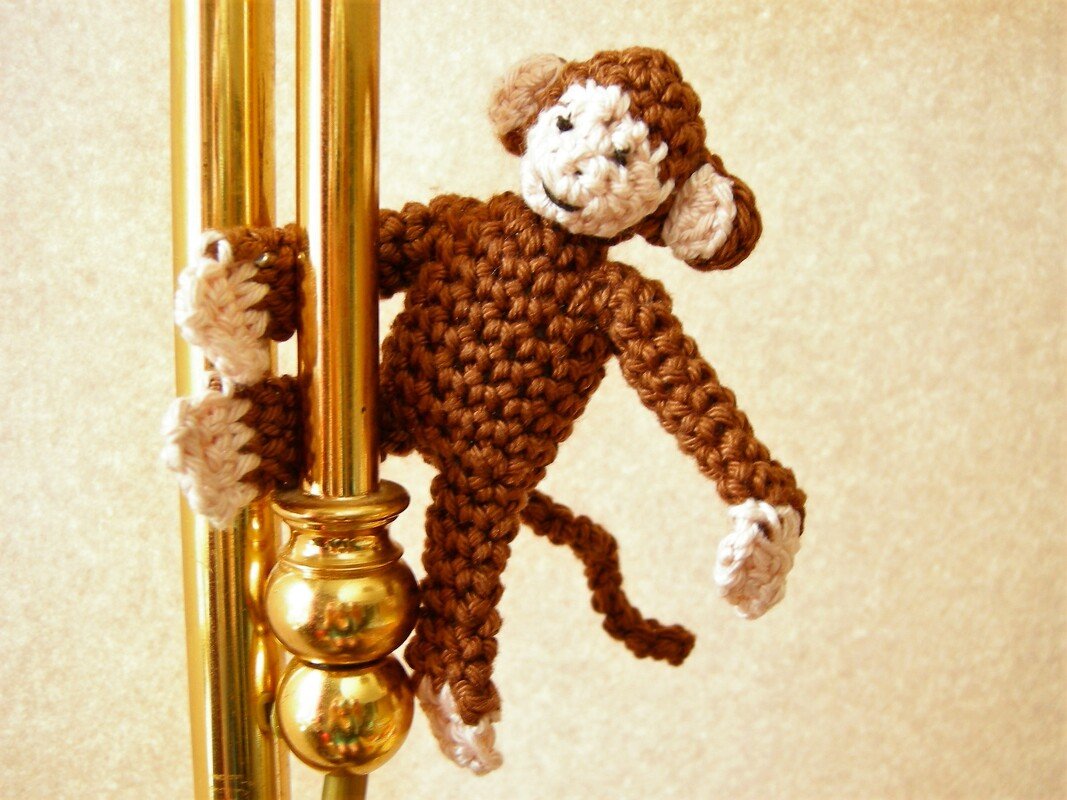 Häkelanleitung Affe Jojo (Klammeraffe, Schlüsselanhänger, Taschenbaumler)