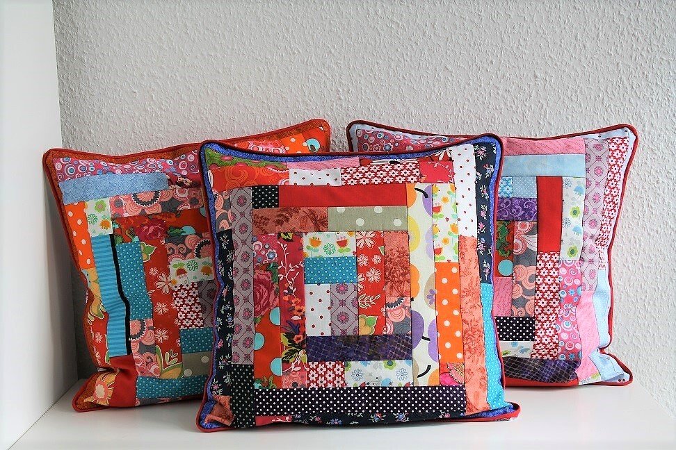 Stoffreste-Kissenbezug mit Paspelband