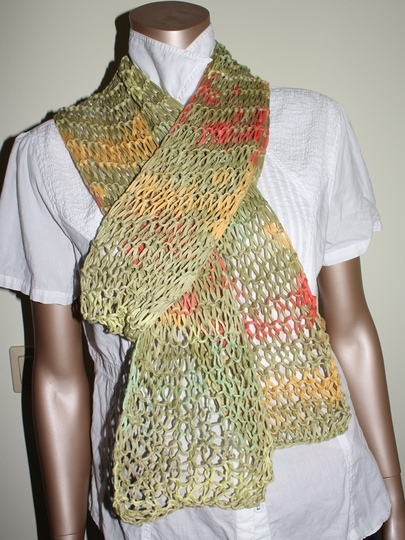 Strickanleitung luftiger Netzschal aus ca. 80 g Bändchengarn für Anfänger