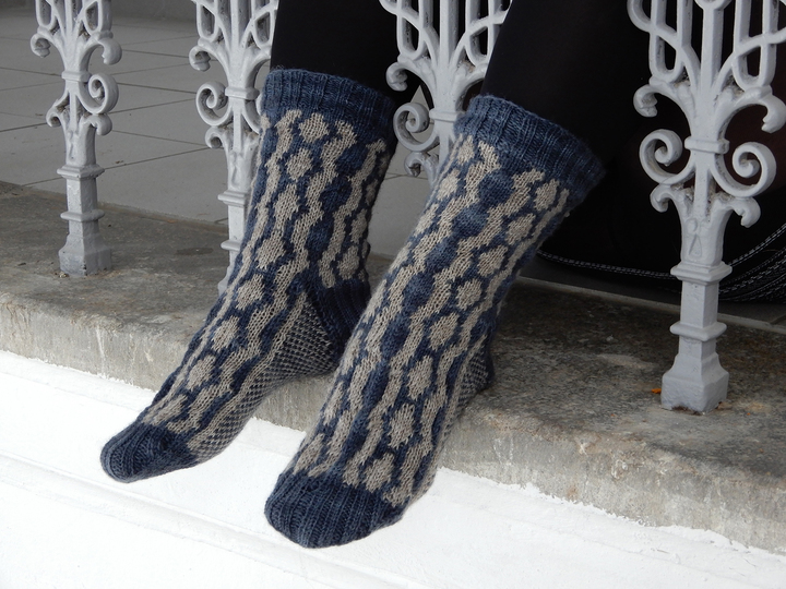 Strickanleitung für Socken "Moonlit Rivers"