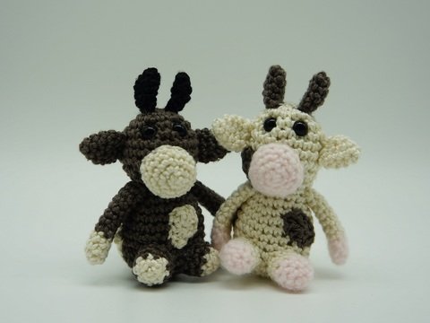 Mini Kälbchen "Resi" Häkelanleitung