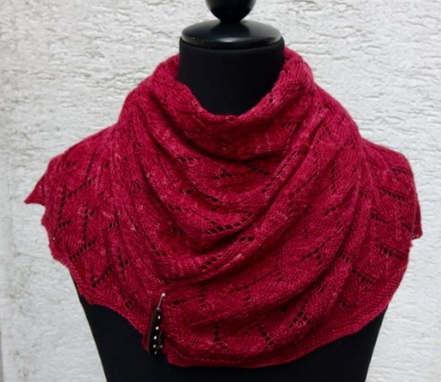 Gestrickter Schal und Stola Diamant