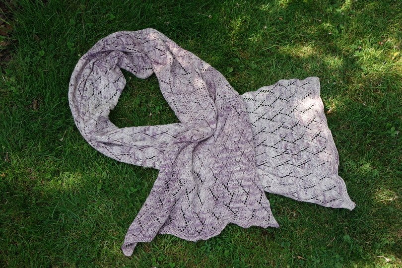 Gestrickter Schal und Stola Diamant