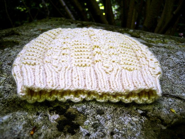 Knitting pattern for ribbed and textured beanie "Silly Blowball Hat"