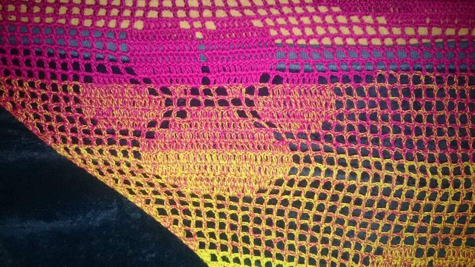 Motivtuch Pfoten, Dreieckstuch, Häkelanleitung