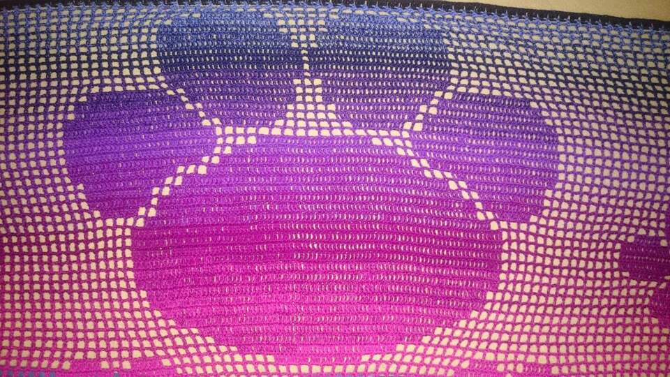 Motivtuch Pfoten, Dreieckstuch, Häkelanleitung