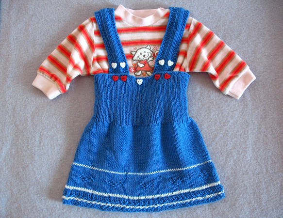 Baby-Kleid stricken / Trägerkleid / 6-18 Mon.