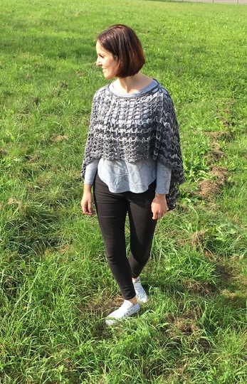 Poncho GRANDIOS aus Woolly Hugs BANDY-WISH gehäkelt