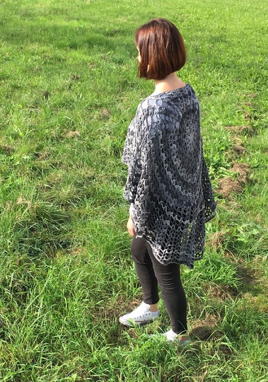 Poncho GRANDIOS aus Woolly Hugs BANDY-WISH gehäkelt