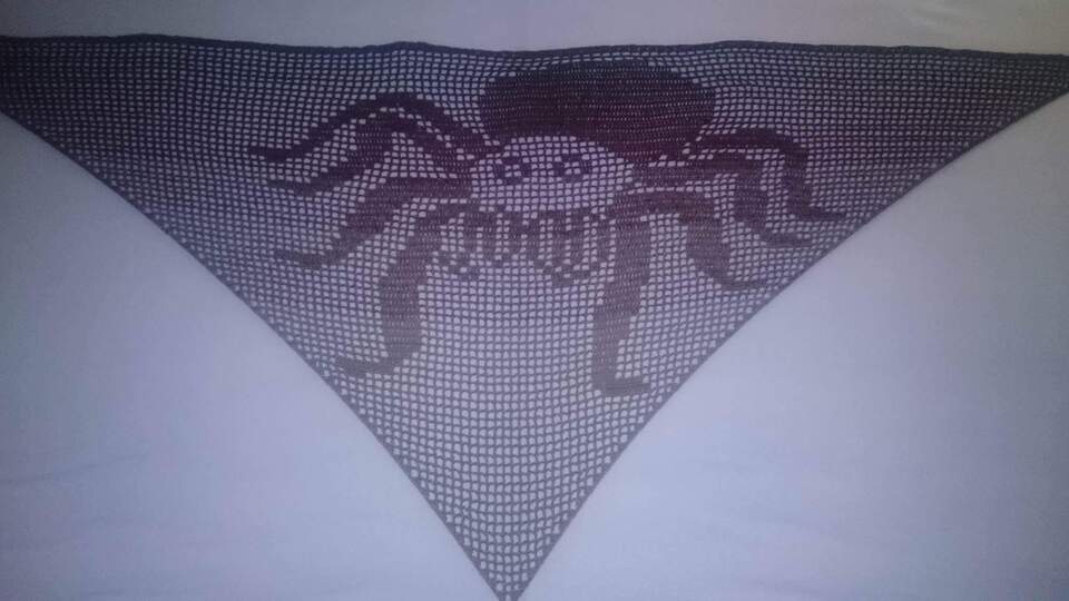 Motivtuch Spinne, Dreieckstuch, Häkelanleitung