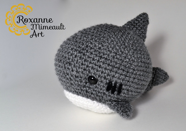 Shark amigurumi pattern crochet toy