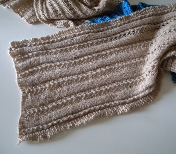 Strickanleitung Schal mit Rippen und Lochmuster "Karawanserei"