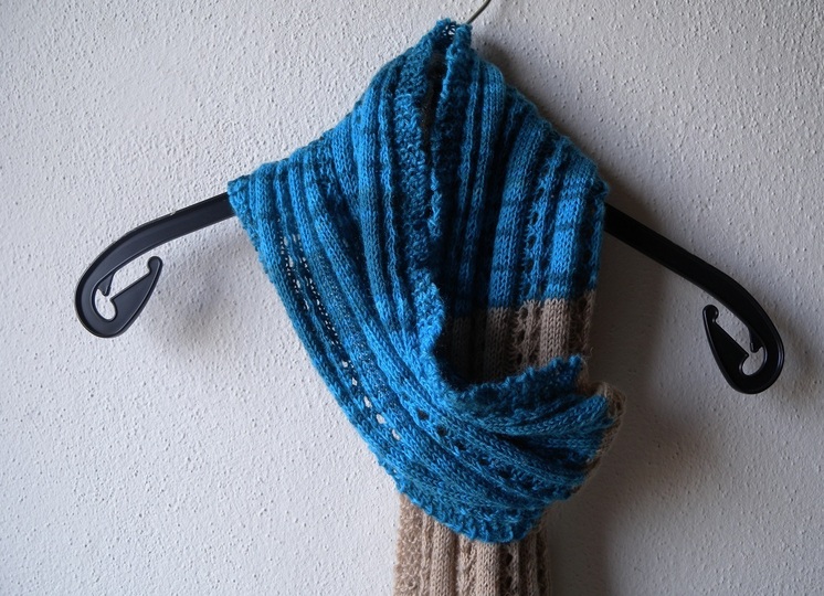 Strickanleitung Schal mit Rippen und Lochmuster "Karawanserei"