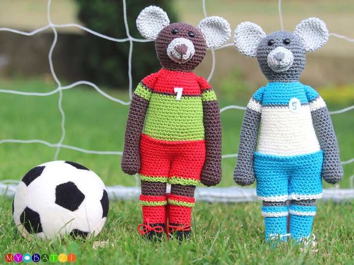 Häkelanleitung // Die fußballspielende Maus MARIO