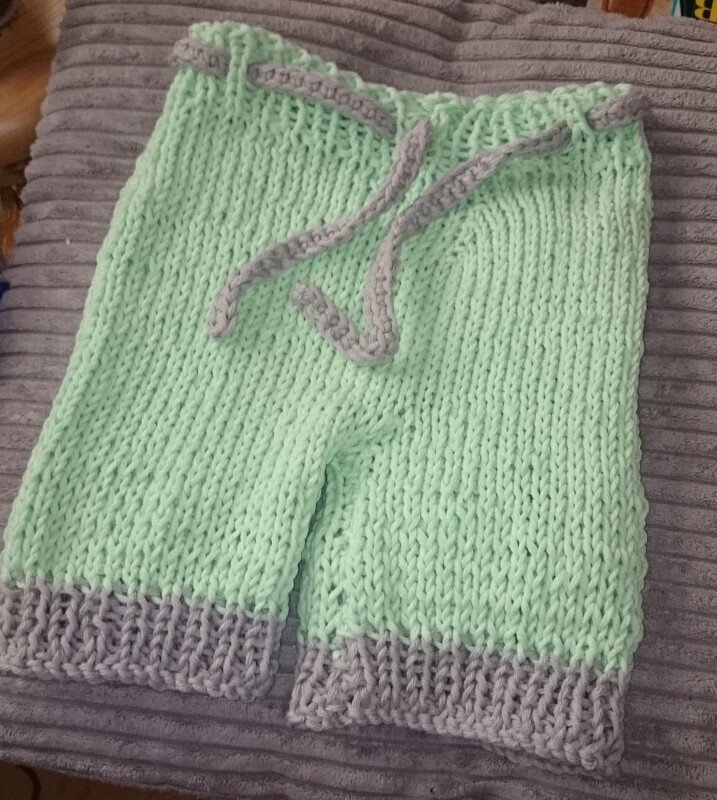 Strickanleitung kurze Hose Gr. 92 - 2 Jahre (Mädchen/Jungen)