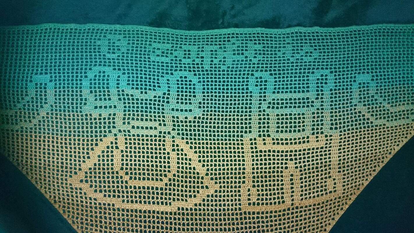 Motivtuch "O zapft is", Dreieckstuch, Häkelanleitung - Bild 3