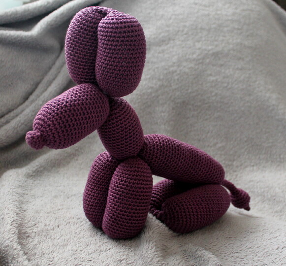Crochet a Balloon Dog – a Balloon Animal that Never Pops (EN & DE)