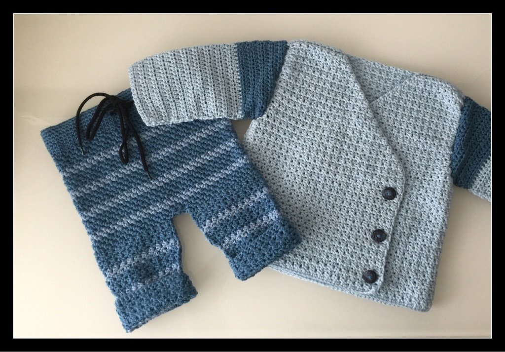 Häkelanleitung Set Baby 0-12 Monate (Wickeljacke und Hose)