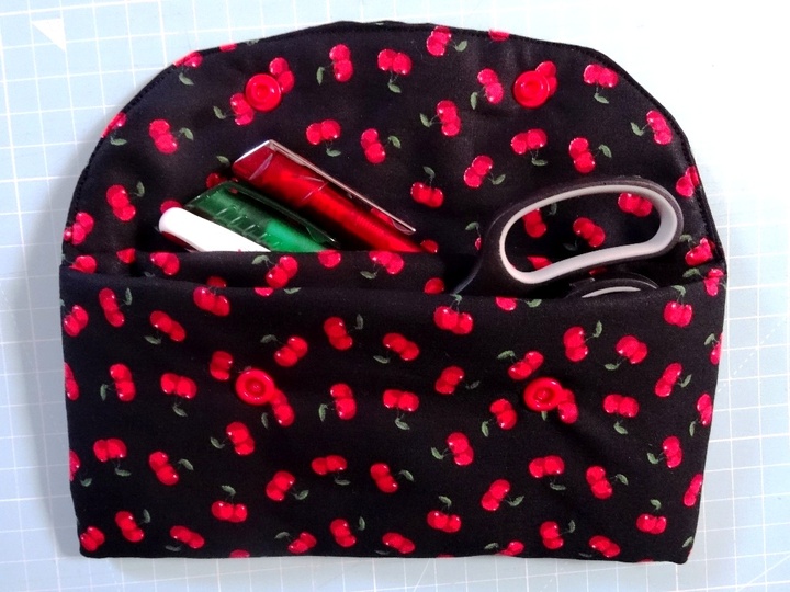 schnelles Täschchen nähen mit 2 Fächern aus einem Stoffstück und nur 2 Nähten