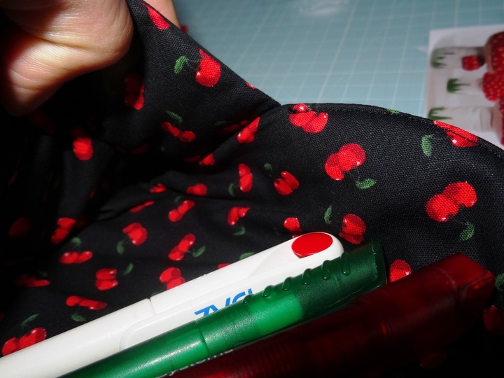 schnelles Täschchen nähen mit 2 Fächern aus einem Stoffstück und nur 2 Nähten