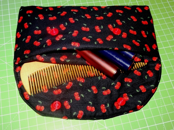 schnelles Täschchen nähen mit 2 Fächern aus einem Stoffstück und nur 2 Nähten