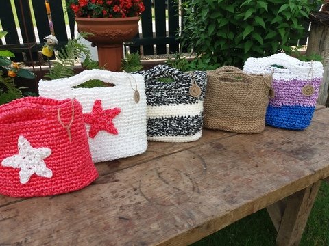 Häkelanleitung: Taschen aus verschiedenen Materialien